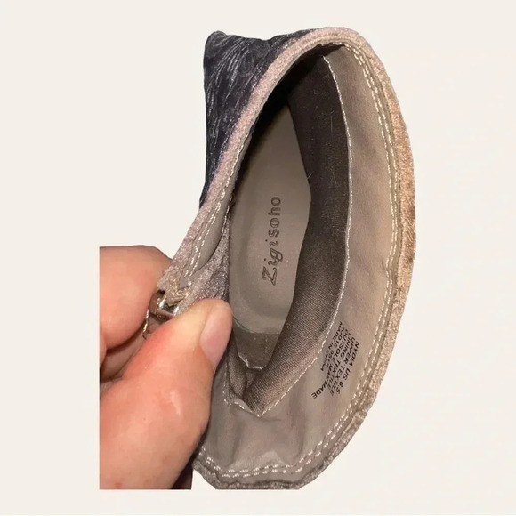 Women’s ZIGISOHO‎ EMBOSSED VELVET NYGIA ANKLE BOOTS SIZE 6.5 GRAY IN COLOR - Picture 8 of 10
